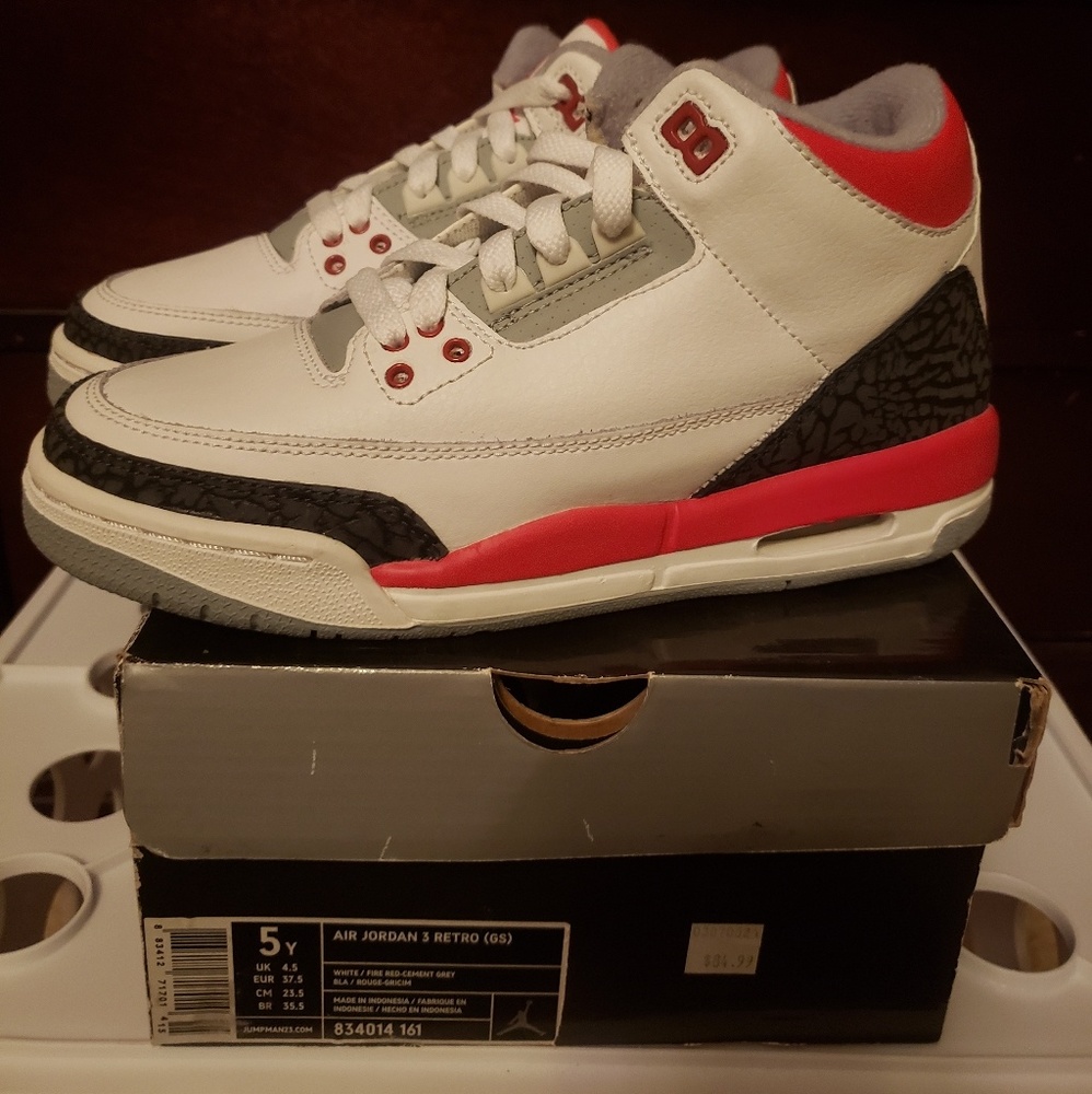 Brand new Jordan Retro 3 size 5 (never worn - Picture 5 of 5